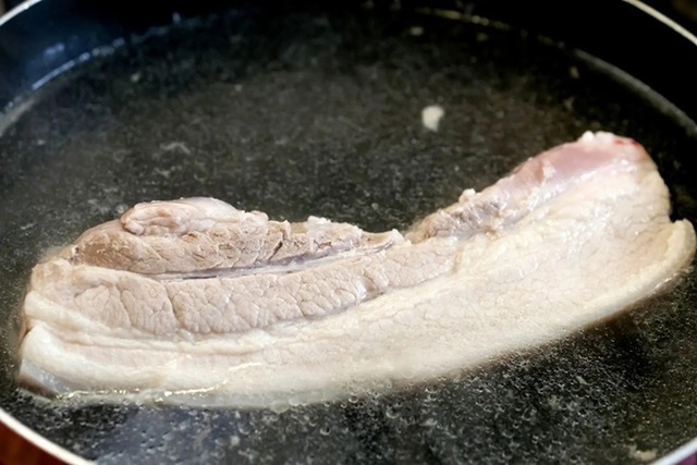 Đây là kẻ thù của mùi hôi thịt lợn: Cho vào khi luộc, thịt thơm ngọt, không mất chất- Ảnh 1.