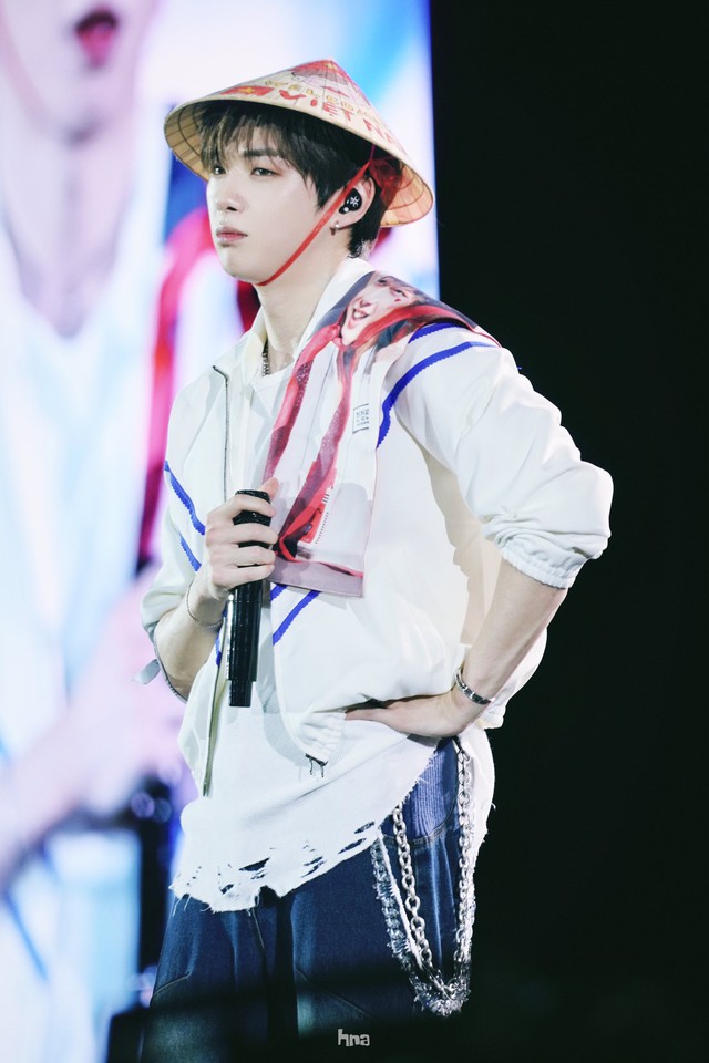 Nam ca sĩ quốc dân ê chề bán được đúng 1 bản album, sụt 14kg suýt phá sản vì bị lừa hết 260 tỷ đồng- Ảnh 1.