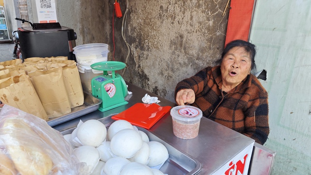 Về Hải Phòng gặp người bán pate truyền thống, lượng khách giảm 60%: “Chúng tôi không có quan hệ gì với pate Cột Đèn kia”- Ảnh 7.