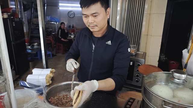 Về Hải Phòng gặp người bán pate truyền thống, lượng khách giảm 60%: “Chúng tôi không có quan hệ gì với pate Cột Đèn kia”- Ảnh 3.