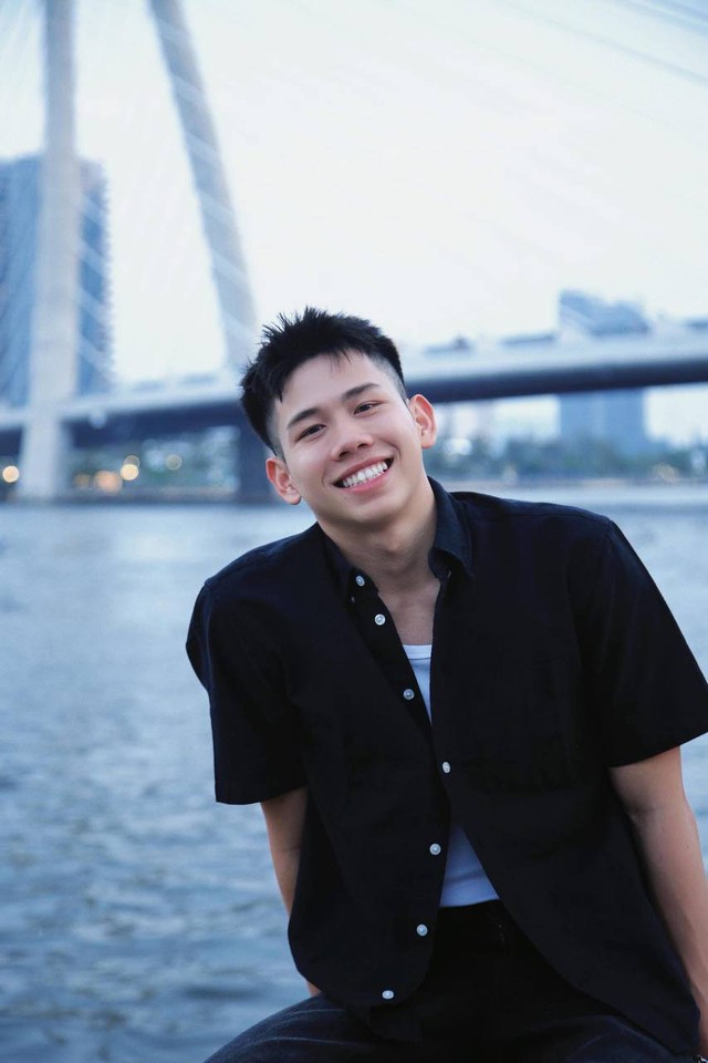 Trung úy QNCN Quang Thuấn - em trai Ánh Viên khoe visual chuẩn "nam thần" bơi lội thế hệ mới đón sinh nhật tuổi 20- Ảnh 1.