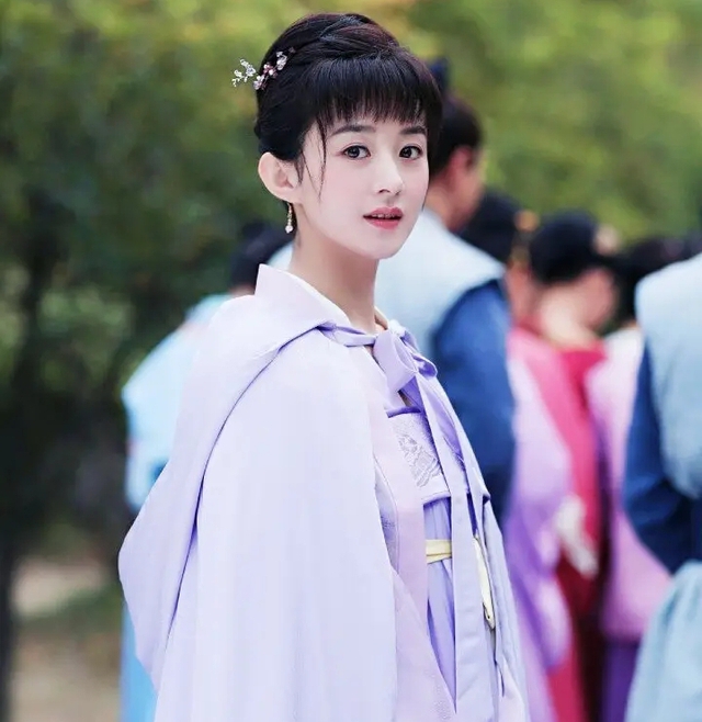 Triệu Lệ Dĩnh biến thành "ma cà rồng" đấy à?- Ảnh 3.