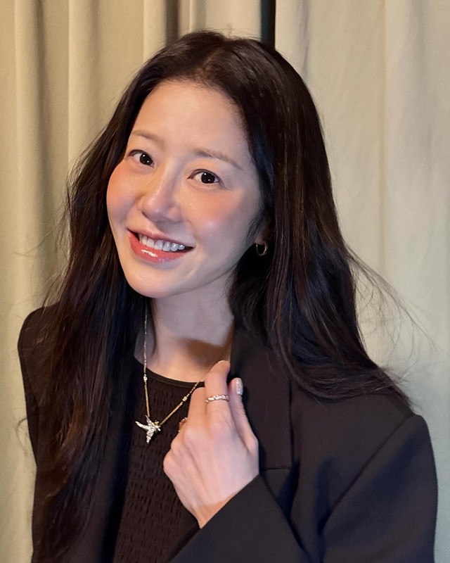 Á hậu từng là con dâu nhà Samsung có 5 tuyệt chiêu chống già đỉnh cao- Ảnh 1.