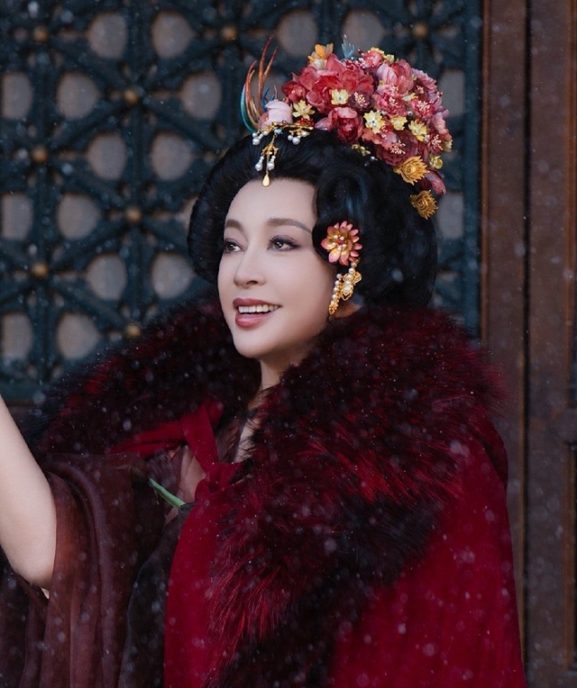 Làn sóng tẩy chay 1 cặp đôi bất ngờ dâng cao: Nhà gái hơn nhà trai 30 tuổi, nhìn kiểu gì cũng giống mẹ con- Ảnh 5.