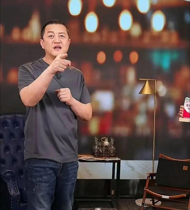 Lý Á Bằng ngừng bán hàng online sau phiên livestream 374 tỷ- Ảnh 2.