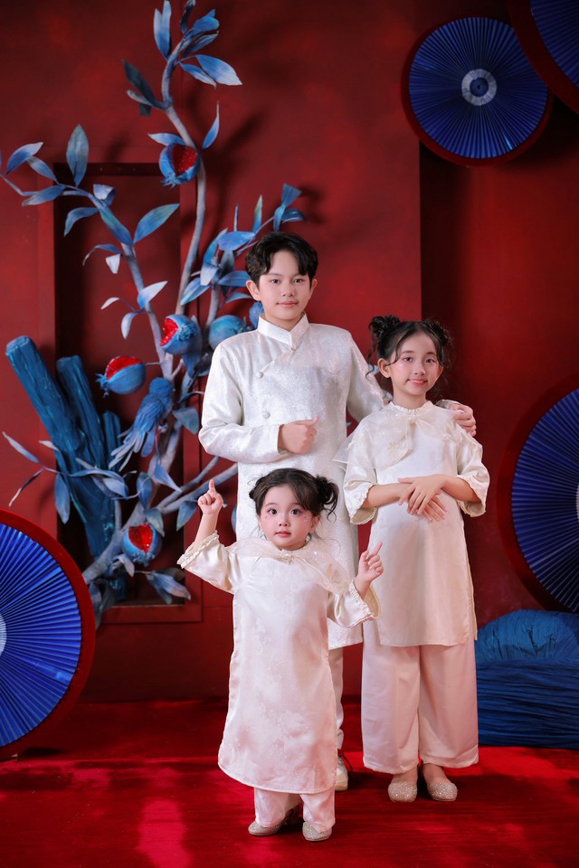 Khung hình toàn cực phẩm nhà Khánh Thi - Phan Hiển: Bé Kubi xuất sắc, Anna và Lisa gây sốt vì quá đáng yêu- Ảnh 5.