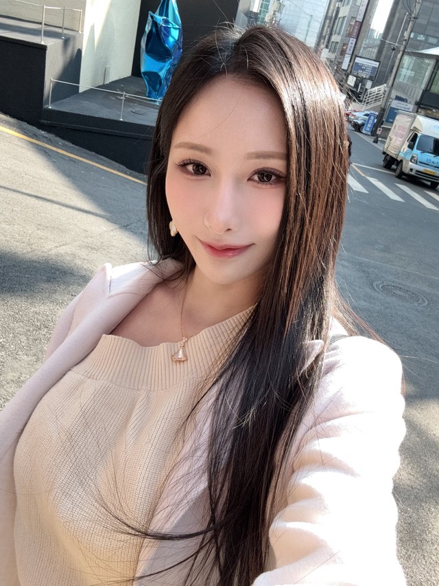 Người đẹp quyến rũ nhất làng cosplay cũng không khiến Faker "động lòng" - Ảnh 5.