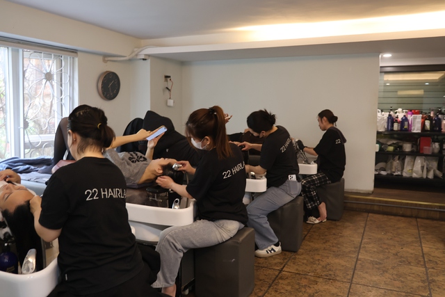 Gội đầu ở Việt Nam đỉnh như bộ môn nghệ thuật: Kỳ công, bài bản, cả thế giới không sao chép nổi- Ảnh 4.