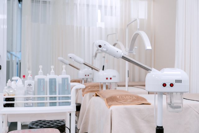 Điều trị mụn ẩn tuổi 36: Khi tôi chọn giải pháp da liễu thay vì tự xử tại nhà- Ảnh 4.