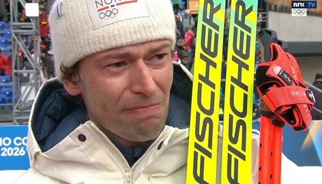 Drama Olympic: Bao cao su ngập làng VĐV, "cặp kè" như cơm bữa, đuổi cả đồng đội ra khỏi phòng để làm "chuyện ấy"- Ảnh 1.