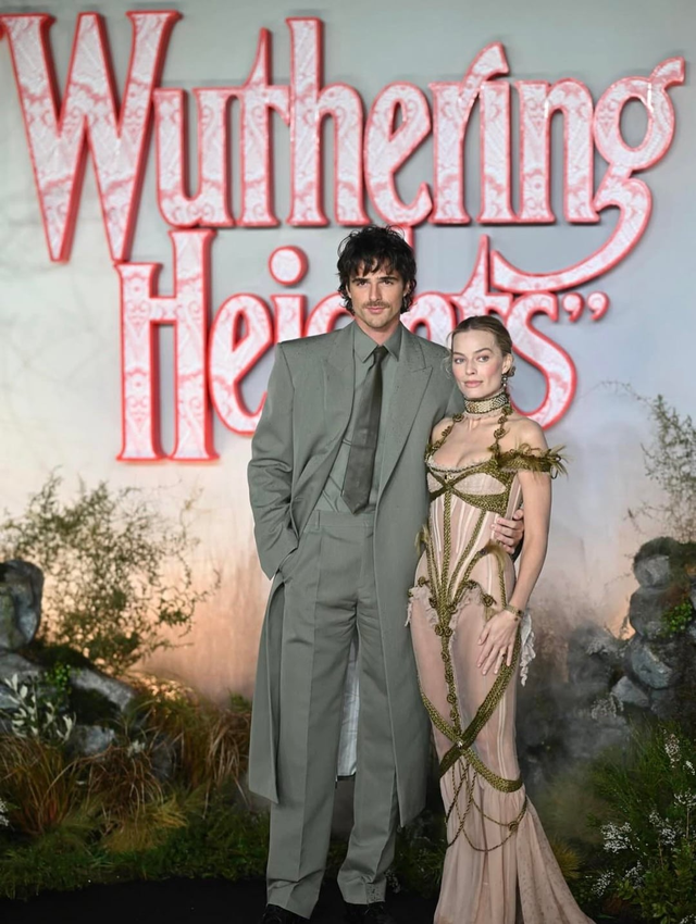 Cặp đôi đẹp nhất thế giới hiện tại: Lên đồ đồng điệu như fashion show, "phản ứng hóa học" tóe lửa dù chênh 7 tuổi!- Ảnh 4.