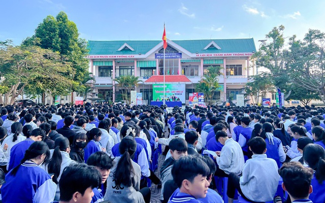 Thí sinh Tây Nguyên xét học bổng sớm: Chủ động “giữ chỗ” ngành học tại UEF - Ảnh 1.