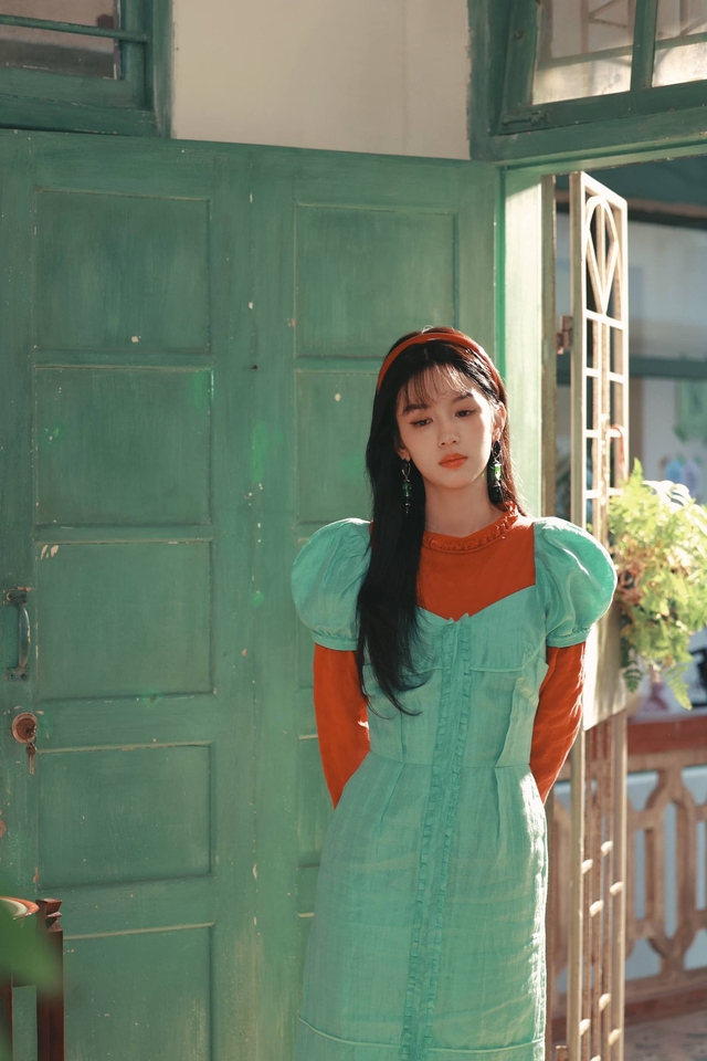 Ngắm mỹ nhân này như thấy cả biển xanh mây trăng nắng vàng: Hội tụ vẻ đẹp đất trời, đỉnh cao nhan sắc showbiz - Ảnh 6.