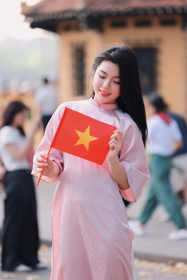 "Thiên thần" bóng chuyền Việt Nam từng lọt top 10 thế giới tung bộ ảnh Tết nóng bỏng "đốn tim" dân tình  - Ảnh 5.