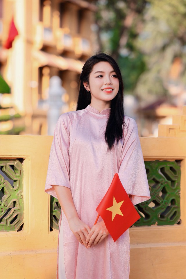 "Thiên thần" bóng chuyền Việt Nam từng lọt top 10 thế giới tung bộ ảnh Tết nóng bỏng "đốn tim" dân tình  - Ảnh 6.