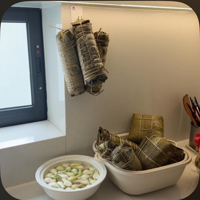 Vợ Thành Chung khoe khéo biệt thự lộng lẫy ngày Tết: Chồng lo dọn dẹp, vợ trổ tài nữ công gia chánh điểm 10 - Ảnh 5.