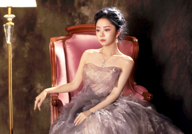 Mỹ nhân tuổi Ngựa duy nhất bị 100 đoàn phim từ chối vì mặt non choẹt, giờ thành tựu khó ai bì kịp  - Ảnh 1.