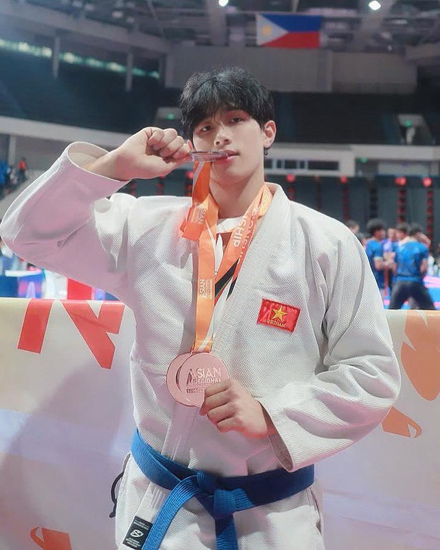 Phỏng vấn Tiển Triển - Hot boy 6 múi viral khắp cõi mạng: "Mồ hôi và máu trên sàn đấu dạy tôi sự bền bỉ" - Ảnh 7.