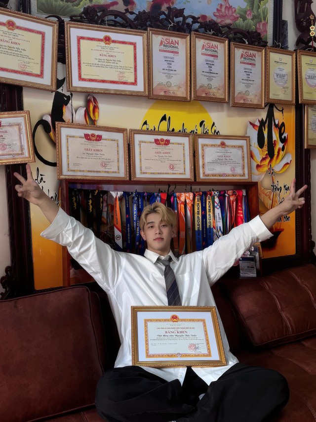 Phỏng vấn Tiển Triển - Hot boy 6 múi viral khắp cõi mạng: "Mồ hôi và máu trên sàn đấu dạy tôi sự bền bỉ" - Ảnh 9.