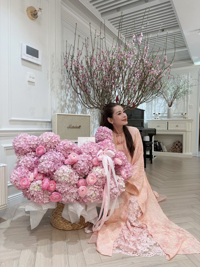 Chi Pu khoe nhà đón Tết nhưng netizen lại nhìn cái khác- Ảnh 2. Chi Pu khoe nhà đón Tết nhưng netizen lại nhìn cái khác- Ảnh 2.