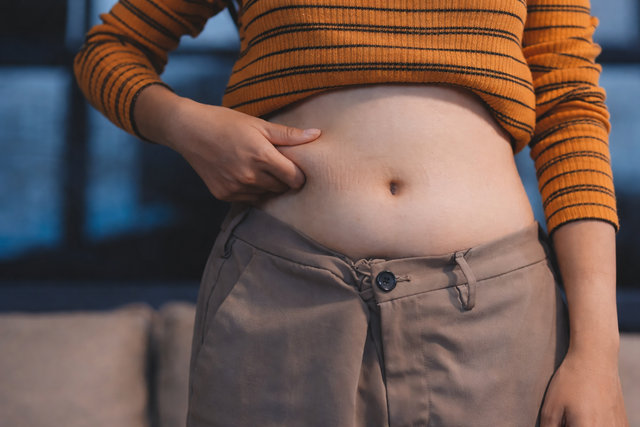 Sợ Tết tăng liền 2kg? Bác sĩ bật mí cách “chuẩn bị trước” để sau Tết vẫn tăng cơ, giảm mỡ - Ảnh 1.