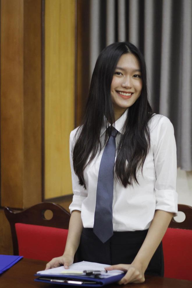 Doãn Hải My "sống 3 cuộc đời" ngày giáp Tết: Học Thạc sĩ Luật, chăm biệt thự, về quê chồng lại "lăn vào bếp" - Ảnh 2.