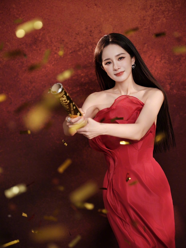 Đào mai nở rộ cũng thua mỹ nhân đẹp nhất 29 Tết: Visual nữ thần mùa xuân, càng ngắm càng vui phơi phới- Ảnh 1.