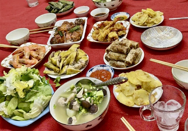 29 Tết, loạt siêu phẩm cơm tất niên trình làng: Hà Tĩnh cúng mực, Hải Phòng có chả rươi- Ảnh 17.