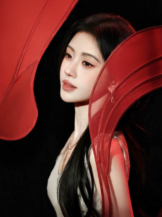 Khen mỹ nhân này đẹp nhất Tết 2026 có quá không trời: Visual nét căng đã con mắt, ngắm xong may mắn cả năm- Ảnh 13.