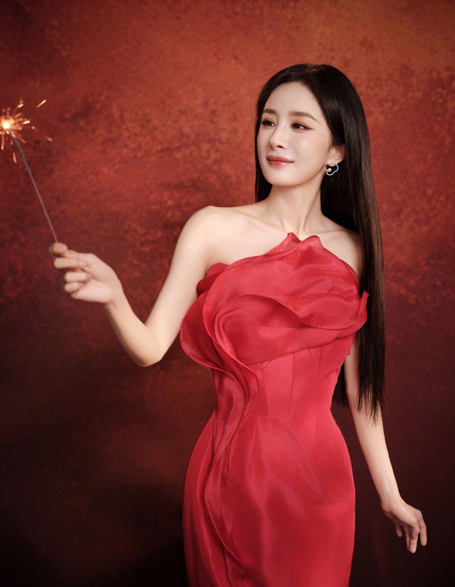 Đào mai nở rộ cũng thua mỹ nhân đẹp nhất 29 Tết: Visual nữ thần mùa xuân, càng ngắm càng vui phơi phới- Ảnh 10.