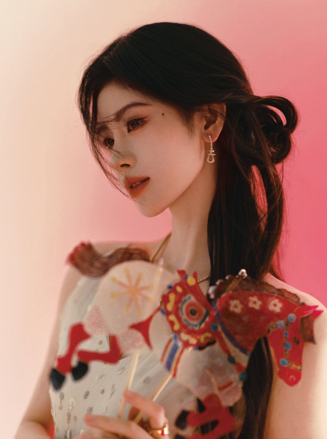 Khen mỹ nhân này đẹp nhất Tết 2026 có quá không trời: Visual nét căng đã con mắt, ngắm xong may mắn cả năm- Ảnh 1.