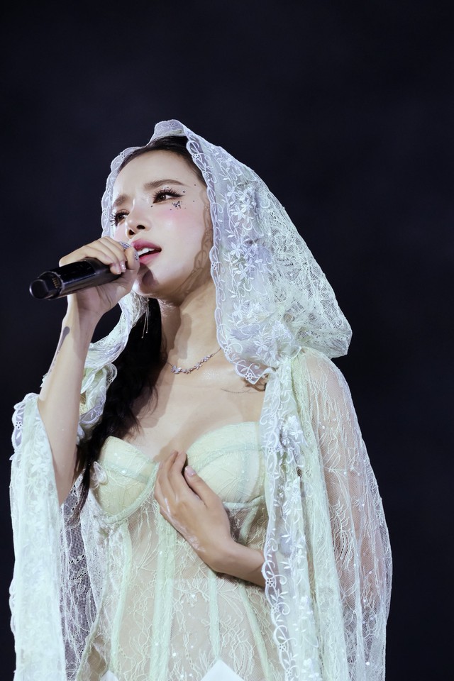 Mỹ nhân là "kỳ tích" của Thỏ Ơi!!: Visual siêu phàm thoát tục, khiến Trấn Thành bật khóc trước 300 người - Ảnh 6.