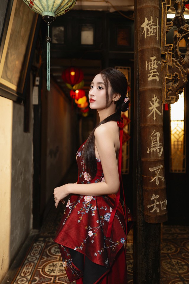 Đỗ Mỹ Linh khoe bộ ảnh Tết đẹp không lối thoát nhưng chồng chủ tịch CLB Hà Nội vội nhắc một điều  - Ảnh 2.