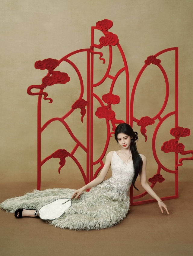 Khen mỹ nhân này đẹp nhất Tết 2026 có quá không trời: Visual nét căng đã con mắt, ngắm xong may mắn cả năm- Ảnh 7.