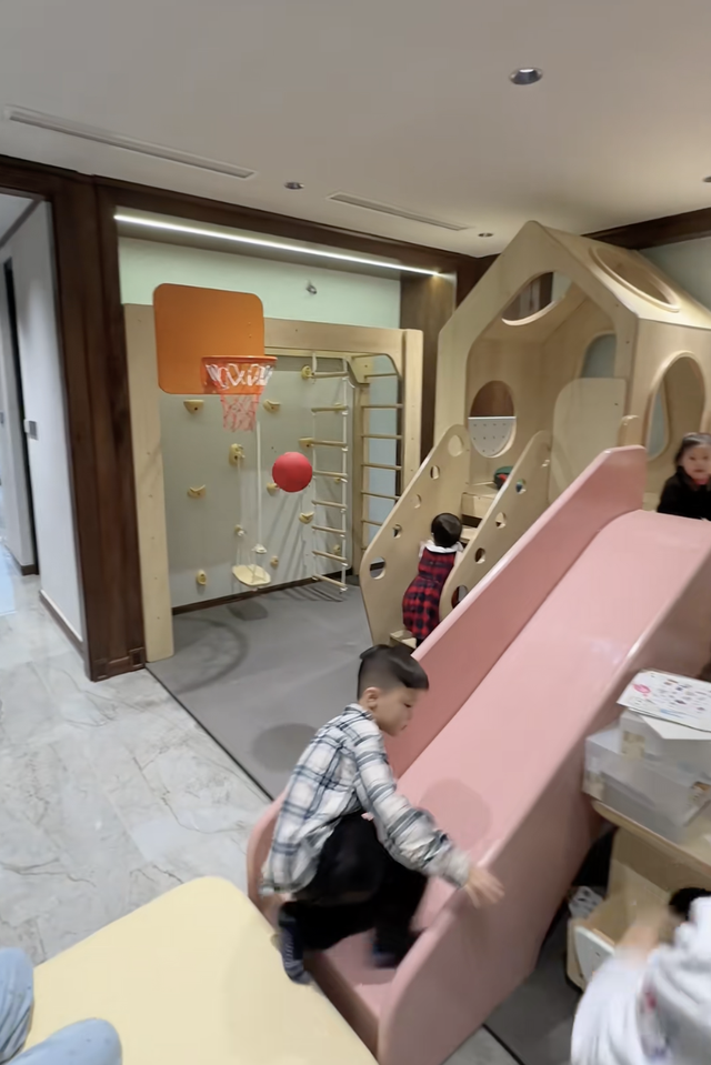 Duy Mạnh - Quỳnh Anh dọn về biệt thự phố cổ đón Tết: Thành quả sau 8 năm "tích cóp" từ 60 triệu tiền vốn  - Ảnh 4.