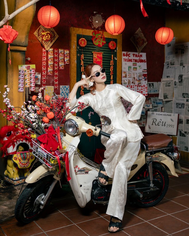 “Phú bà" đẹp nức tiếng Vbiz dùng Hermès làm hũ tài lộc năm mới: Sang cỡ này còn sợ gì không phất!- Ảnh 1. “Phú bà" đẹp nức tiếng Vbiz dùng Hermès làm hũ tài lộc năm mới: Sang cỡ này còn sợ gì không phất!- Ảnh 1.