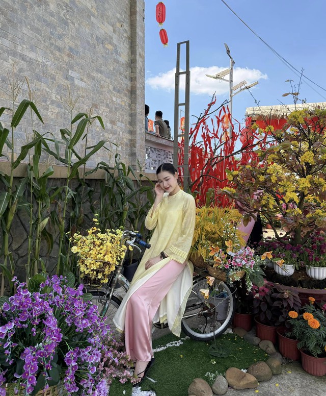 Mê mẩn nhan sắc dàn "ngọc nữ" bóng chuyền Việt Nam Tết Bính Ngọ 2026- Ảnh 1.