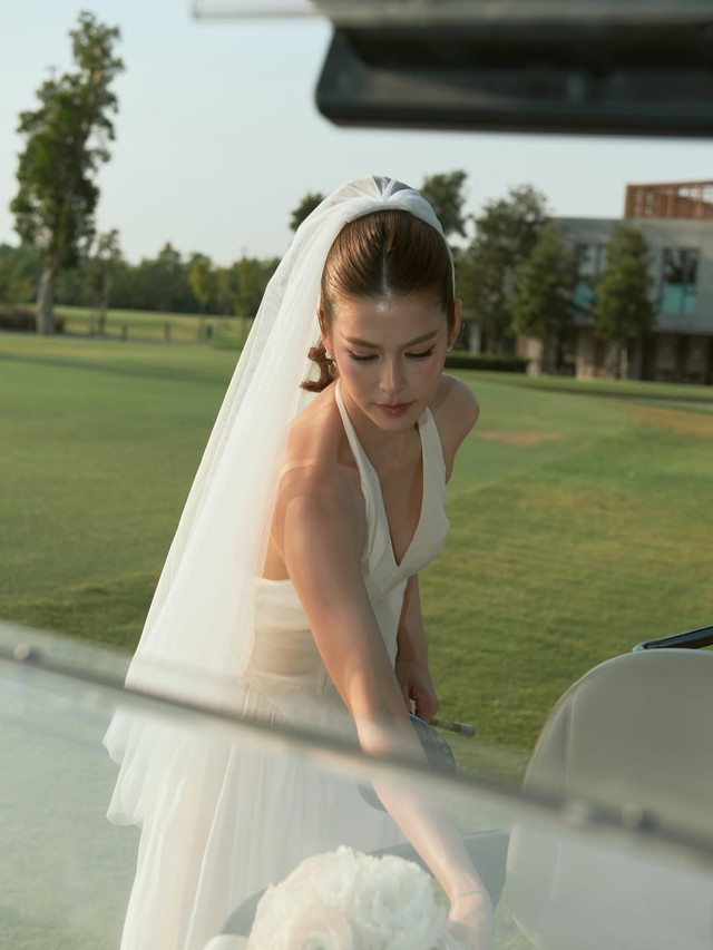 Cặp diễn viên đình đám kết hôn sau 10 năm yêu, khoảnh khắc cô dâu chú rể gây xôn xao- Ảnh 2.