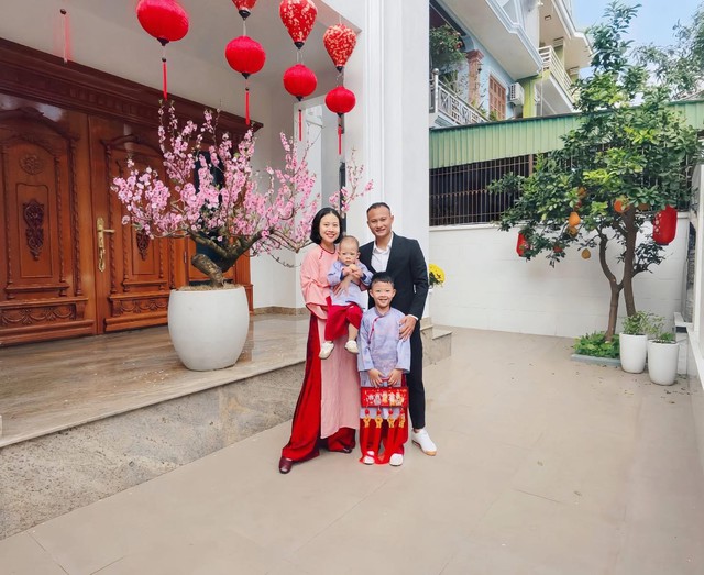 Ấm áp khoảnh khắc cầu thủ Việt đón Tết: Khung hình gia đình "người nhện" Nguyên Mạnh gây sốt cõi mạng- Ảnh 7.