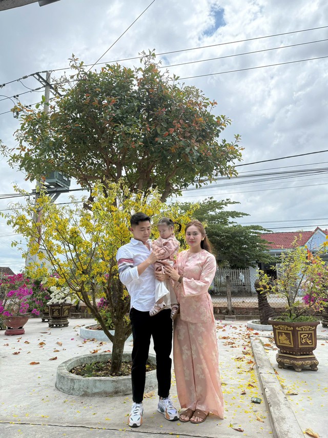 Ấm áp khoảnh khắc cầu thủ Việt đón Tết: Khung hình gia đình "người nhện" Nguyên Mạnh gây sốt cõi mạng- Ảnh 5.