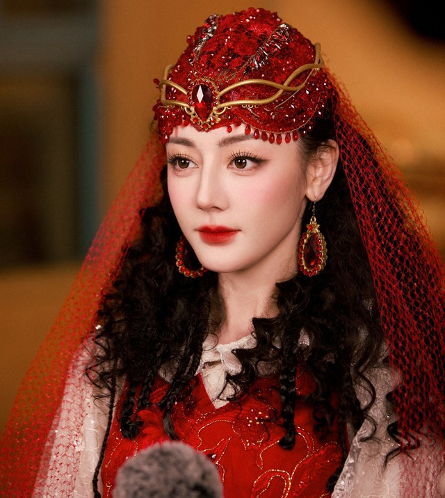 Mỹ nhân gây sốt đài quốc gia: Đẹp như tiên cá tái sinh, một điệu múa cả triệu người tranh luận- Ảnh 8.