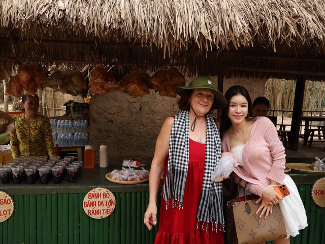 Gia đình Văn Lâm tham qua Địa đạo Củ Chi ngày Tết, Yến Xuân khoe khéo mối quan hệ với mẹ chồng người Nga- Ảnh 2.