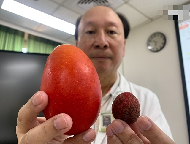 1 thứ trên người nam thanh niên bé như quả vải bỗng to bằng quả xoài, ung thư tinh hoàn dù KHÔNG đau, KHÔNG ngứa- Ảnh 2. 1 thứ trên người nam thanh niên bé như quả vải bỗng to bằng quả xoài, ung thư tinh hoàn dù KHÔNG đau, KHÔNG ngứa- Ảnh 2.