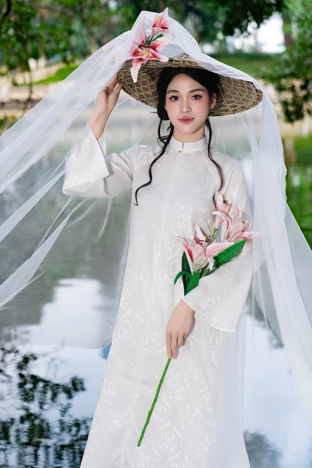 "Thiên thần" mới của bóng chuyền Việt Nam xinh đẹp ngày Tết, 19 tuổi cao 1m79, visual khiến dân tình ngẩn ngơ- Ảnh 1.