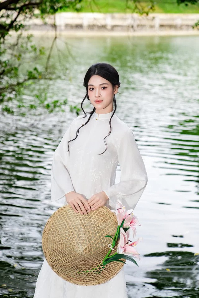 "Thiên thần" mới của bóng chuyền Việt Nam xinh đẹp ngày Tết, 19 tuổi cao 1m79, visual khiến dân tình ngẩn ngơ- Ảnh 4.