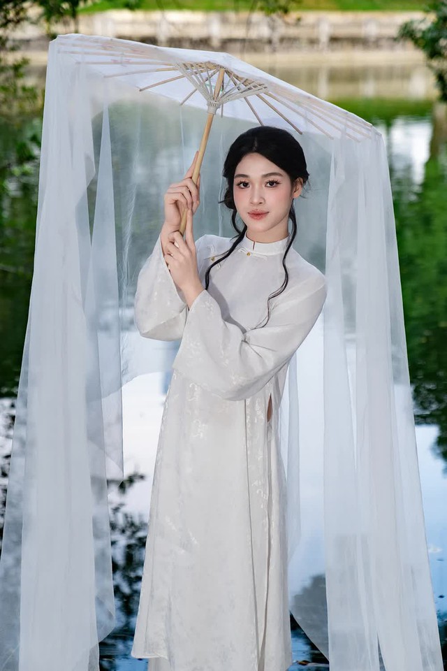 "Thiên thần" mới của bóng chuyền Việt Nam xinh đẹp ngày Tết, 19 tuổi cao 1m79, visual khiến dân tình ngẩn ngơ- Ảnh 3.