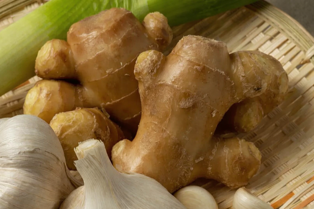 &ldquo;Thuốc kh&aacute;ng vi&ecirc;m&rdquo; ngay trong căn bếp mọi nh&agrave;: B&aacute;c sĩ tiết lộ 9 loại gia vị c&oacute; c&ocirc;ng dụng bất ngờ- Ảnh 1.