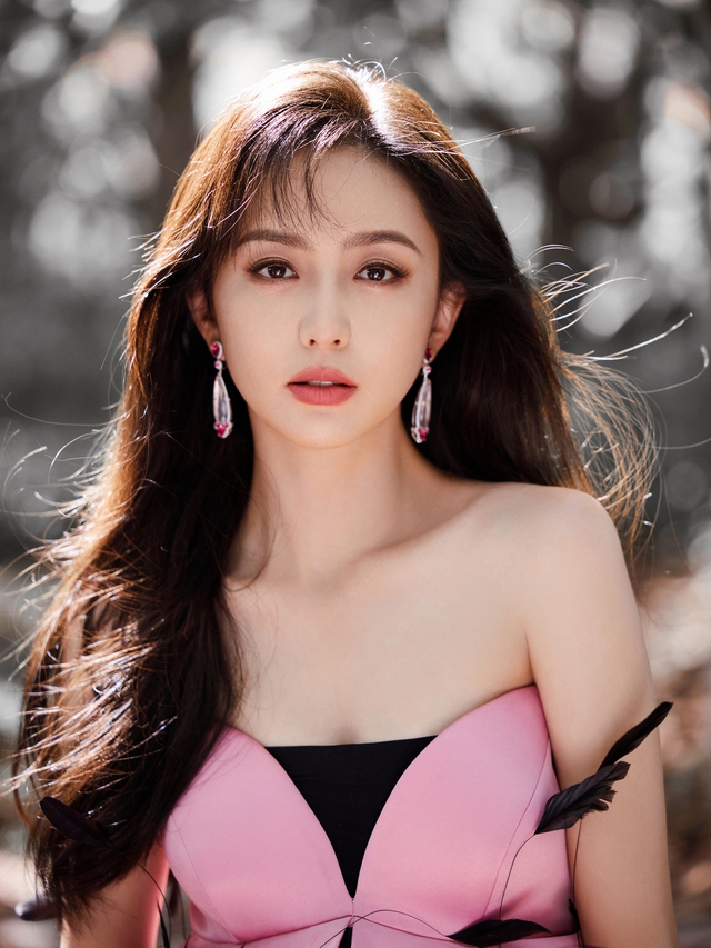 Mỹ nhân chiếm sóng show cuối năm: Đẹp như tiên nga giáng thế, ăn trọn điểm chuyên môn nhờ điệu múa trăm hoa đua nở- Ảnh 8. Mỹ nhân chiếm sóng show cuối năm: Đẹp như tiên nga giáng thế, ăn trọn điểm chuyên môn nhờ điệu múa trăm hoa đua nở- Ảnh 8.