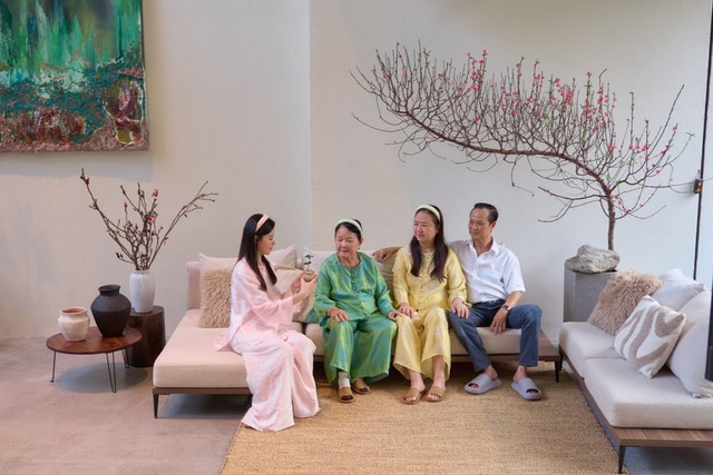 Nghệ sĩ Việt đón Tết 2026: Decor nhà đẹp như tranh, góc nào cũng có thể trở thành background "sống ảo"- Ảnh 21.