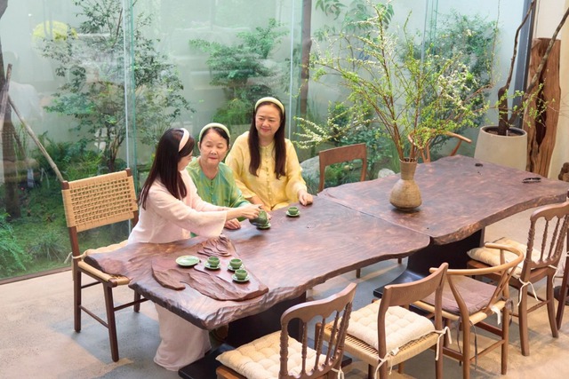 Nghệ sĩ Việt đón Tết 2026: Decor nhà đẹp như tranh, góc nào cũng có thể trở thành background "sống ảo"- Ảnh 20.